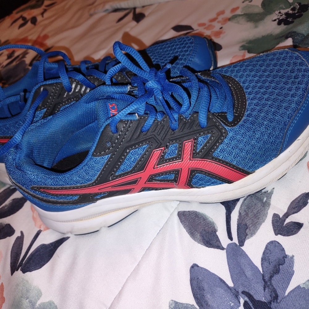 Boys Asics Shoes Size 6.5